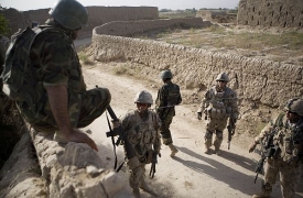 Spolupráce kanadské a afghánské armády na jihu Afghánistánu.